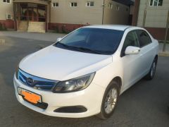 Фото авто BYD E5