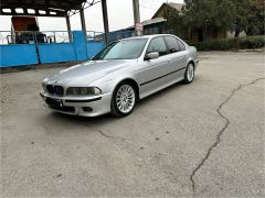 Photo of the vehicle BMW 5 Series