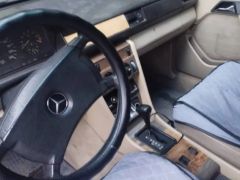 Сүрөт унаа Mercedes-Benz W124