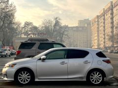 Photo of the vehicle Lexus CT