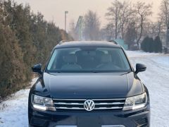 Photo of the vehicle Volkswagen Tiguan