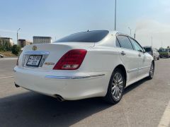 Photo of the vehicle Toyota Crown Majesta