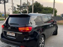 Фото авто Kia Carnival