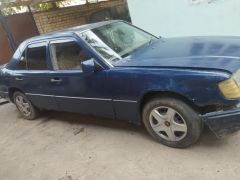 Сүрөт унаа Mercedes-Benz W124