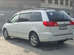 Фото авто Toyota Sienna