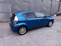 Сүрөт унаа Toyota Prius c