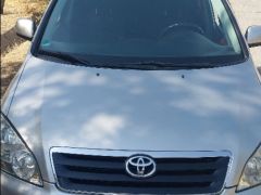 Сүрөт унаа Toyota Avensis Verso