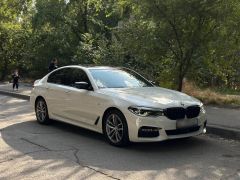 Photo of the vehicle BMW 5 Series