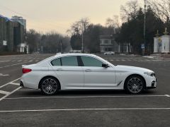 Photo of the vehicle BMW 5 Series