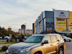 Photo of the vehicle Lexus GX