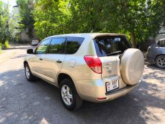 Сүрөт унаа Toyota RAV4