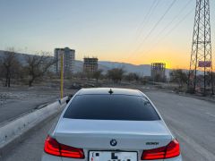 Photo of the vehicle BMW 5 Series