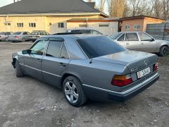 Сүрөт унаа Mercedes-Benz W124