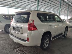 Photo of the vehicle Lexus GX