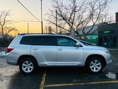 Photo of the vehicle Toyota Highlander