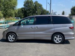 Фото авто Toyota Estima