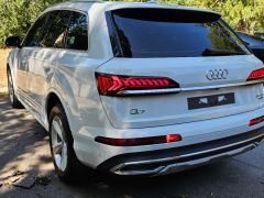 Photo of the vehicle Audi Q7