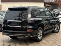 Photo of the vehicle Lexus GX