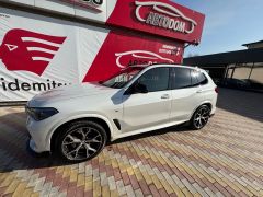 Photo of the vehicle BMW X5