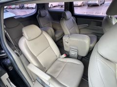 Photo of the vehicle Kia Carnival