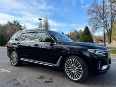 Photo of the vehicle BMW X7