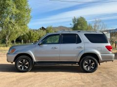 Сүрөт унаа Toyota Sequoia