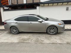 Photo of the vehicle Lexus ES