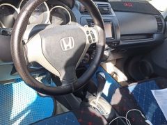 Photo of the vehicle Honda Fit