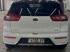 Сүрөт унаа Kia Niro