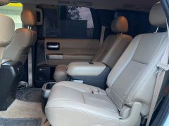 Сүрөт унаа Toyota Sequoia