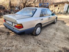 Сүрөт унаа Mercedes-Benz W124