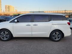 Photo of the vehicle Kia Carnival