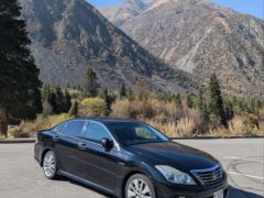 Photo of the vehicle Toyota Crown