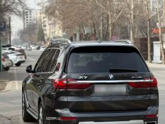 Фото авто BMW X7