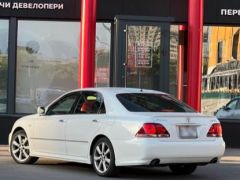 Photo of the vehicle Toyota Crown