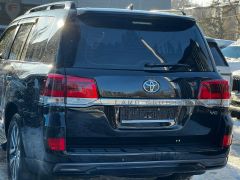 Photo of the vehicle Toyota Land Cruiser