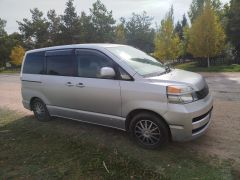 Сүрөт унаа Toyota Voxy