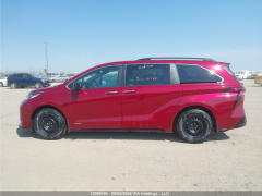 Photo of the vehicle Toyota Sienna