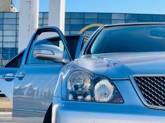 Photo of the vehicle Toyota Crown