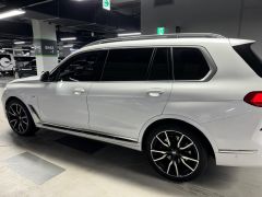 Photo of the vehicle BMW X7