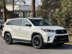 Photo of the vehicle Toyota Highlander