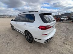 Photo of the vehicle BMW X7