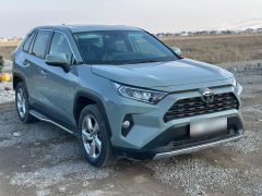 Сүрөт унаа Toyota RAV4