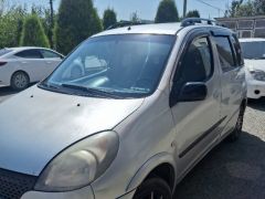 Сүрөт унаа Toyota Yaris Verso