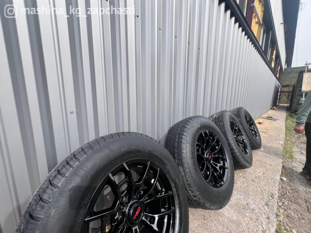 Tires - 265/65/17 Канада Michelin состояние 90% комплект диски новые TRD