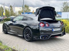 Photo of the vehicle Nissan GT-R