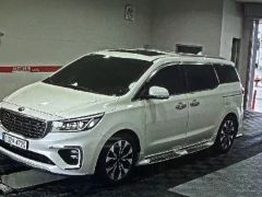 Photo of the vehicle Kia Carnival