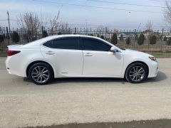 Photo of the vehicle Lexus ES