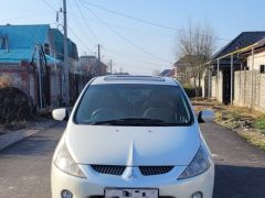 Фото авто Mitsubishi Grandis