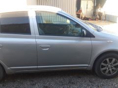 Сүрөт унаа Toyota Vitz